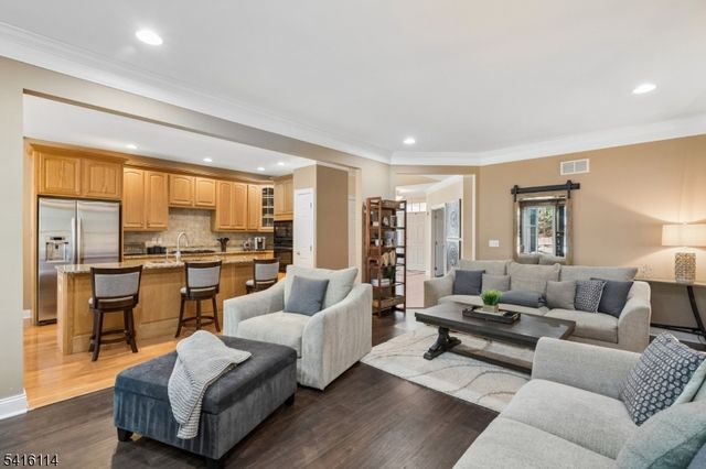 62 Mackenzie Ln N, Denville Twp., NJ 07834