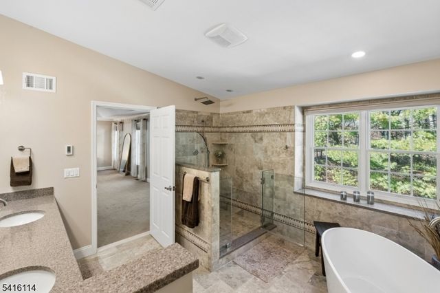 62 Mackenzie Ln N, Denville Twp., NJ 07834