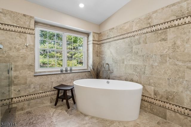 62 Mackenzie Ln N, Denville Twp., NJ 07834