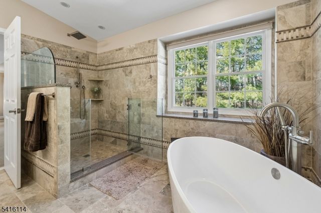 62 Mackenzie Ln N, Denville Twp., NJ 07834