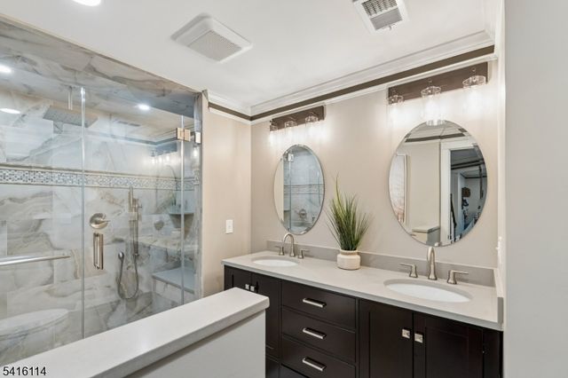 62 Mackenzie Ln N, Denville Twp., NJ 07834