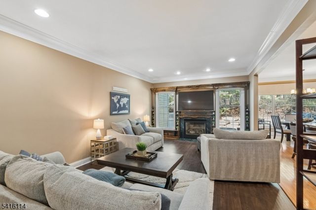 62 Mackenzie Ln N, Denville Twp., NJ 07834