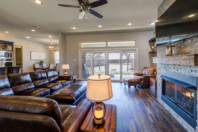 133 Sunset Bay Pointe Court, Chico, TX 76431