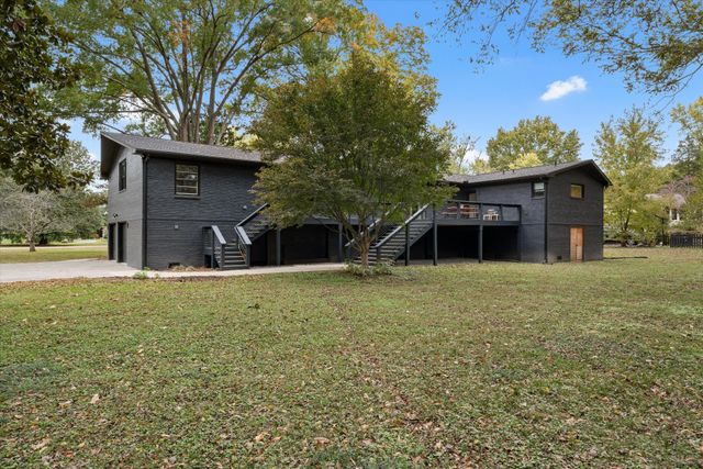 1900 Rosewood Valley Dr, Brentwood, TN 37027