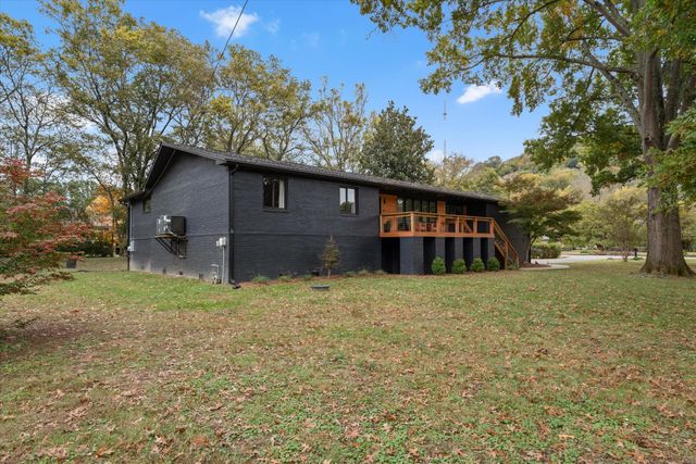 1900 Rosewood Valley Dr, Brentwood, TN 37027