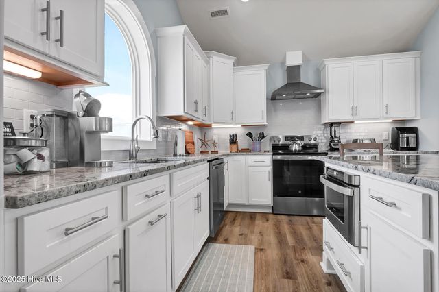 4254 Island Drive, N Topsail Beach, NC 28460