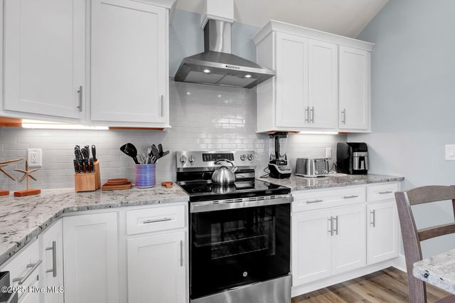 4254 Island Drive, N Topsail Beach, NC 28460