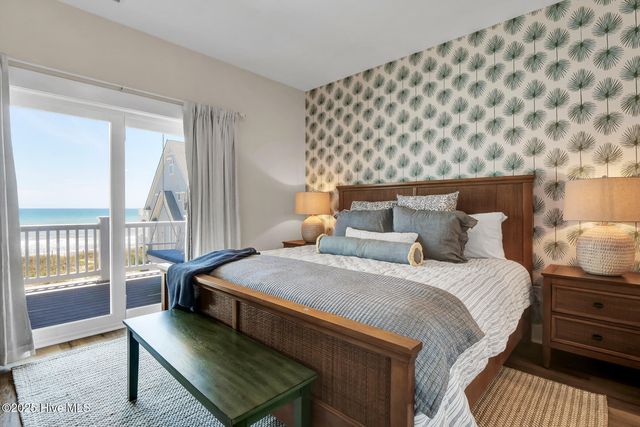 4254 Island Drive, N Topsail Beach, NC 28460