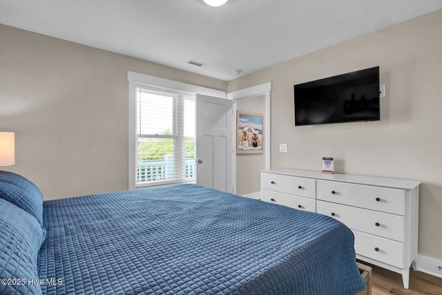 4254 Island Drive, N Topsail Beach, NC 28460