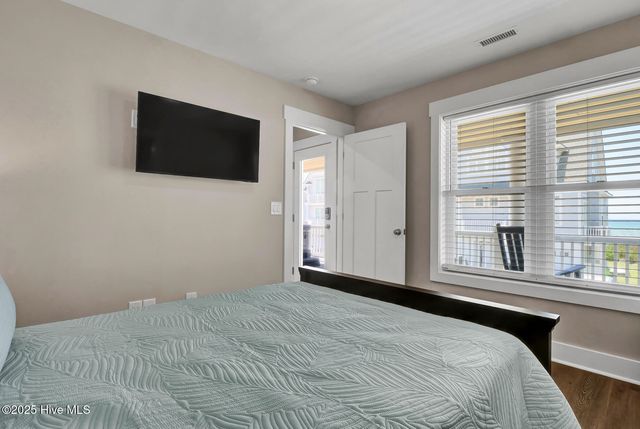 4254 Island Drive, N Topsail Beach, NC 28460