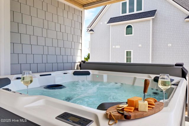 4254 Island Drive, N Topsail Beach, NC 28460