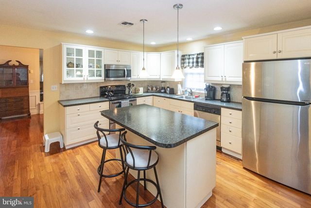 51 SHERWOOD PL, Southampton, NJ 08088