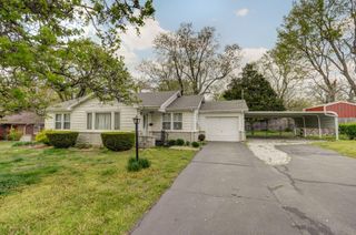 312 South Park Avenue, Aurora, MO 65605