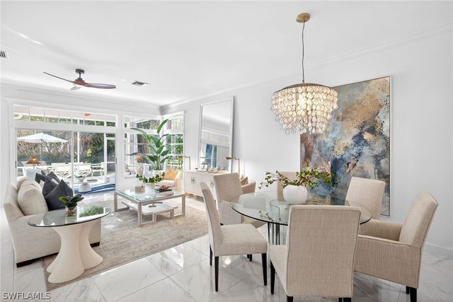 114 Amblewood LN 9-903, Naples, FL 34105