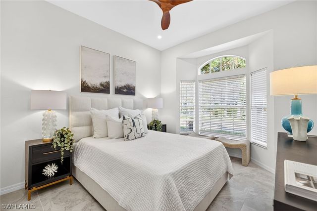 114 Amblewood LN 9-903, Naples, FL 34105