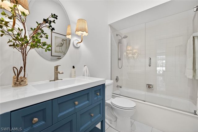 114 Amblewood LN 9-903, Naples, FL 34105