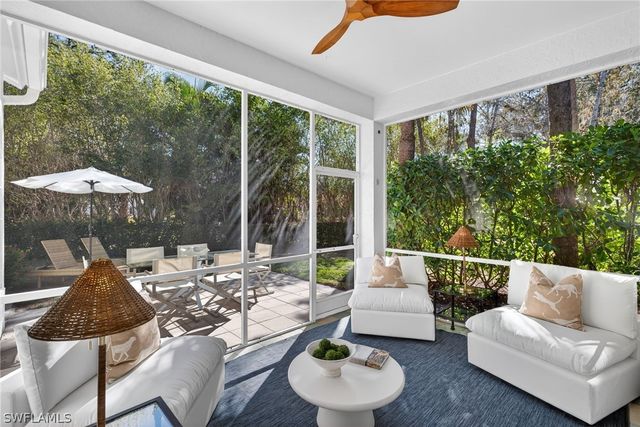 114 Amblewood LN 9-903, Naples, FL 34105