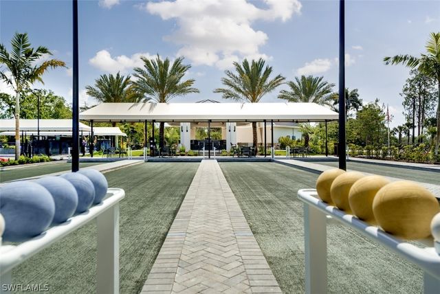 114 Amblewood LN 9-903, Naples, FL 34105