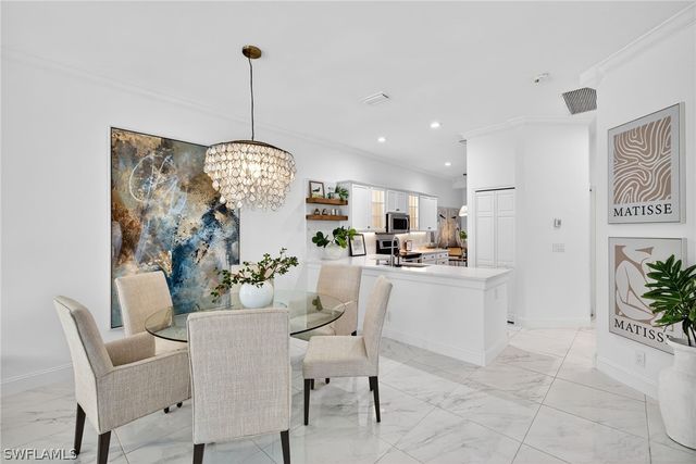 114 Amblewood LN 9-903, Naples, FL 34105