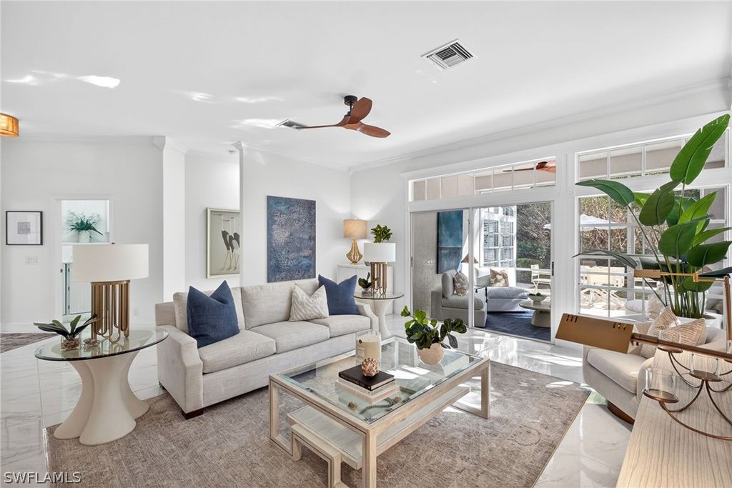 114 Amblewood LN 9-903, Naples, FL 34105