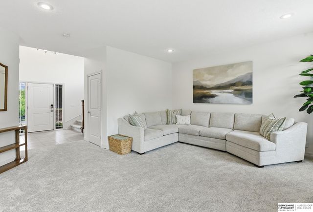 7615 Ponderosa Drive, Papillion, NE 68046