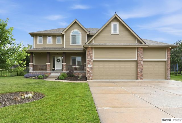 7615 Ponderosa Drive, Papillion, NE 68046