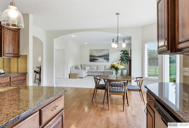 7615 Ponderosa Drive, Papillion, NE 68046