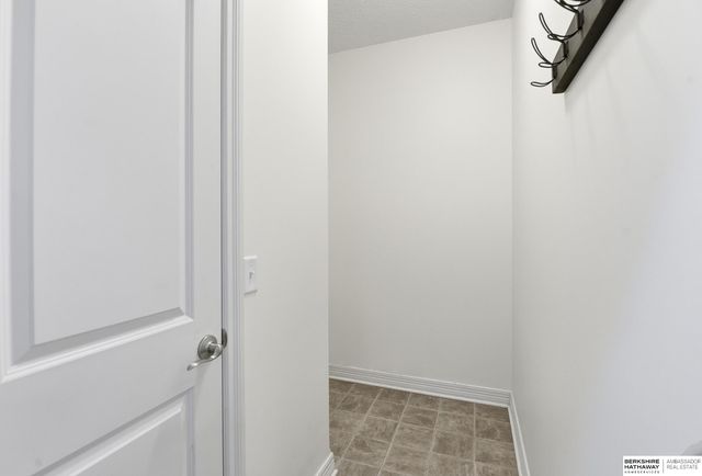 7615 Ponderosa Drive, Papillion, NE 68046