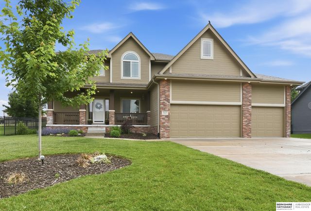 7615 Ponderosa Drive, Papillion, NE 68046