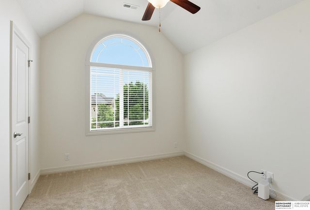 7615 Ponderosa Drive, Papillion, NE 68046