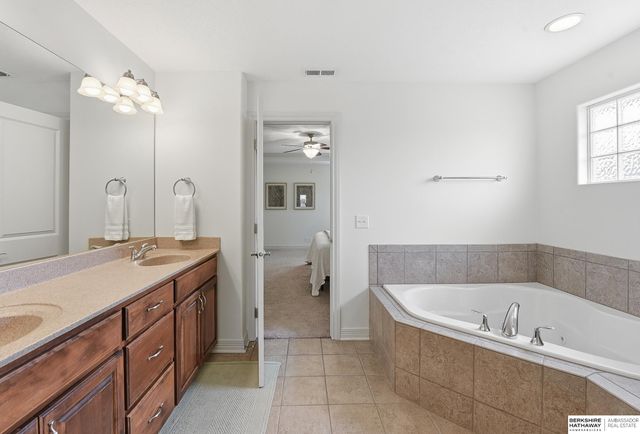 7615 Ponderosa Drive, Papillion, NE 68046