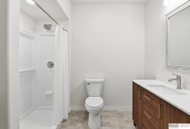 7615 Ponderosa Drive, Papillion, NE 68046