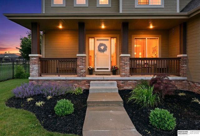 7615 Ponderosa Drive, Papillion, NE 68046