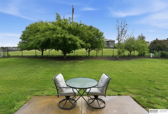 7615 Ponderosa Drive, Papillion, NE 68046