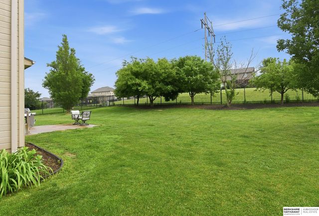 7615 Ponderosa Drive, Papillion, NE 68046