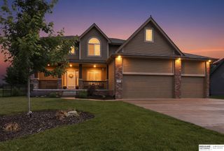7615 Ponderosa Drive, Papillion, NE 68046