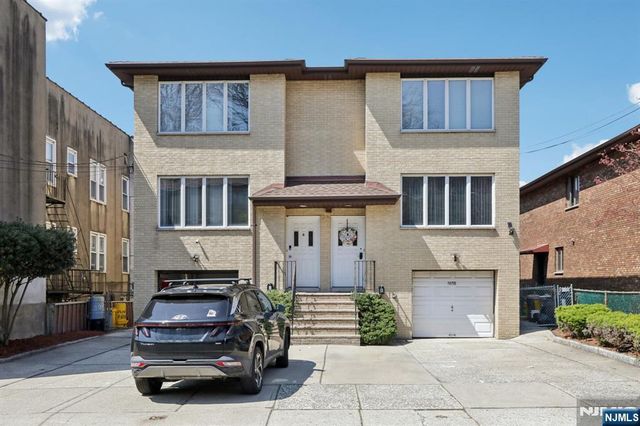 505 3rd Street, Palisades Park, NJ 07650