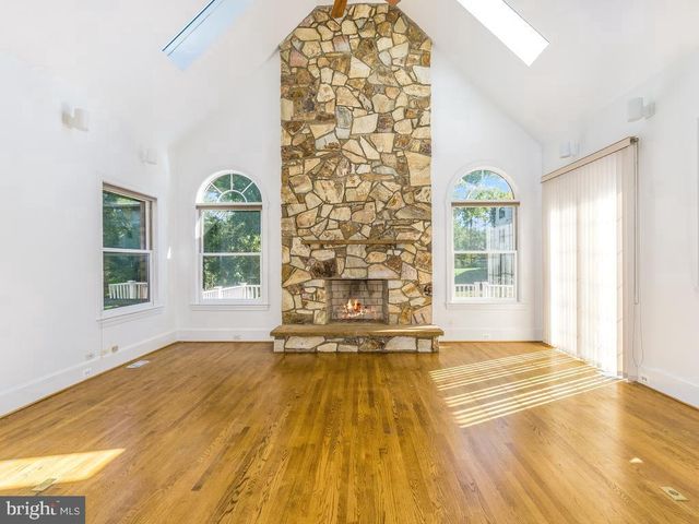 8951 BROOK RD, Mclean, VA 22102