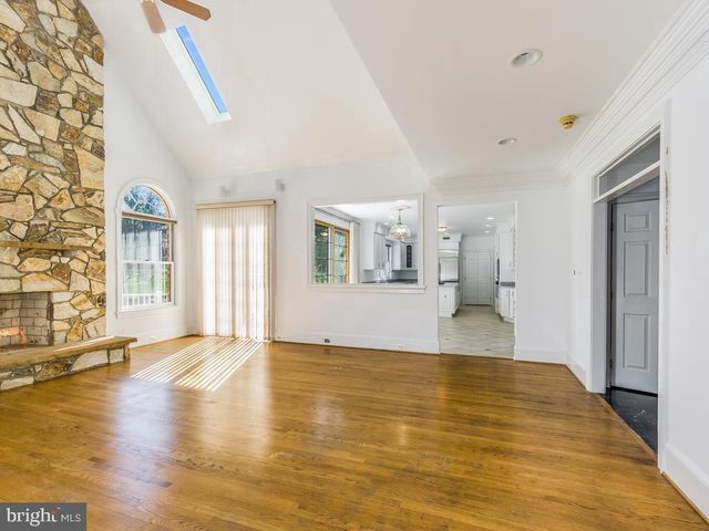 8951 BROOK RD, Mclean, VA 22102