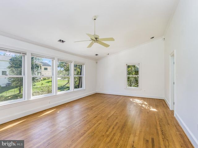 8951 BROOK RD, Mclean, VA 22102