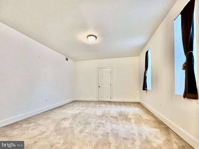 8951 BROOK RD, Mclean, VA 22102