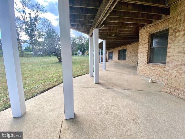 8951 BROOK RD, Mclean, VA 22102