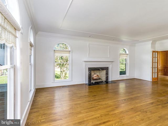 8951 BROOK RD, Mclean, VA 22102