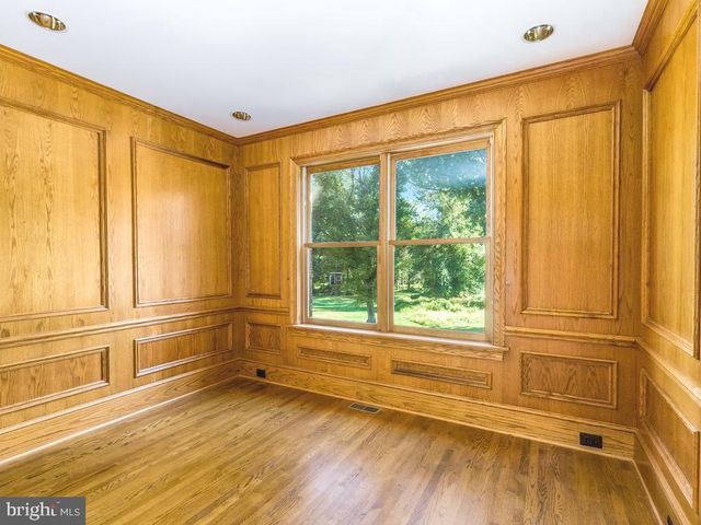 8951 BROOK RD, Mclean, VA 22102