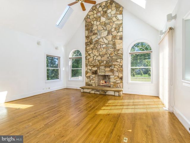 8951 BROOK RD, Mclean, VA 22102