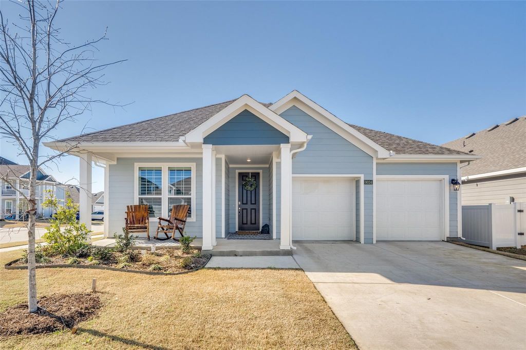 9024 Huxley Drive, Aubrey, TX 76227