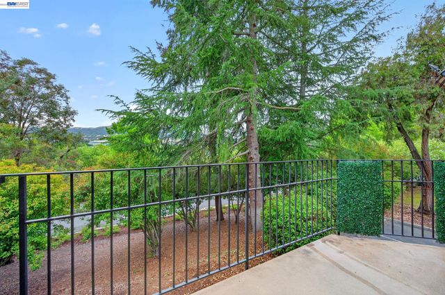 610 Canyon Woods Ct D, San Ramon, CA 94582