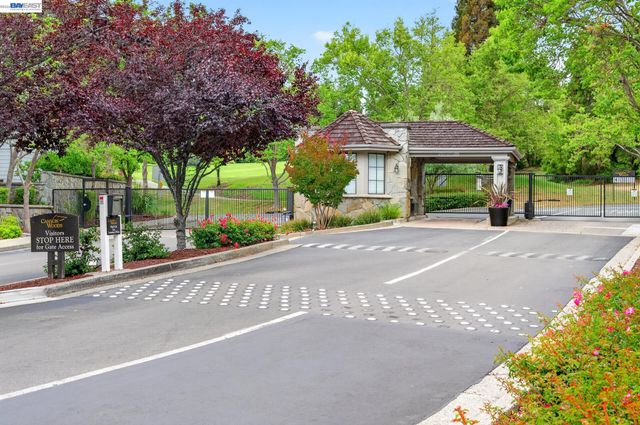 610 Canyon Woods Ct D, San Ramon, CA 94582