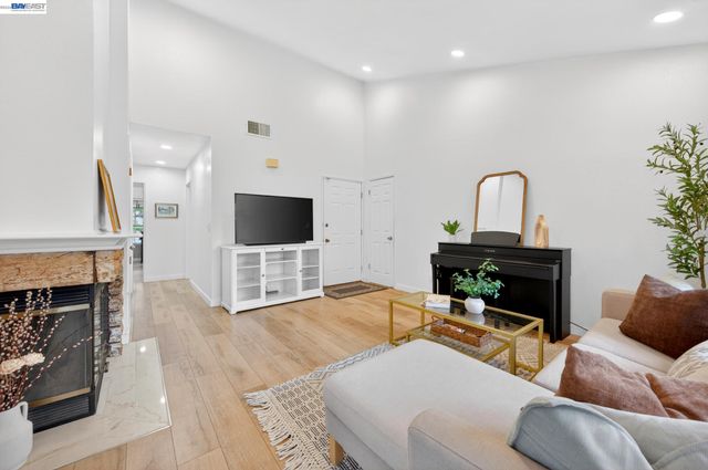 610 Canyon Woods Ct D, San Ramon, CA 94582