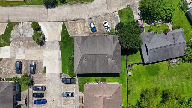 4017 Briar Hollow Drive, Dickinson, TX 77539